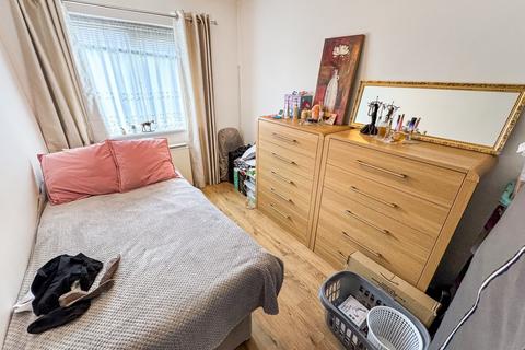 2 bedroom ground floor flat for sale, Bexley Court, Reading, RG30