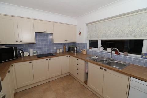 2 bedroom flat for sale, Brampton Court, Brampton Avenue, Bexhill on Sea, TN39