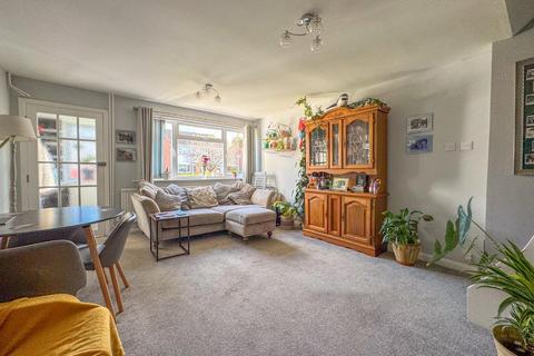 2 bedroom semi-detached house for sale, Regency Close, Weddington