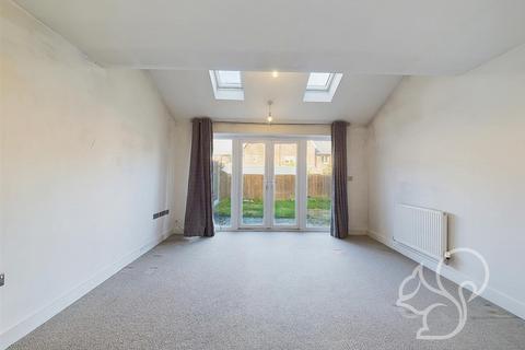 11 Copse Drive, Rowhedge, Colchester, CO5 7DU