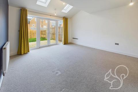 5 Copse Drive, Rowhedge, Colchester, CO5 7DU