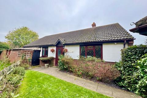 3 bedroom bungalow for sale, Capel Park, Kirby Cross, Frinton-on-Sea, CO13