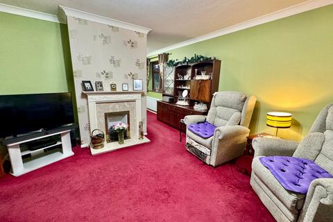 8 Capel Park, Kirby Cross, Frinton-on-sea, CO13 0UA