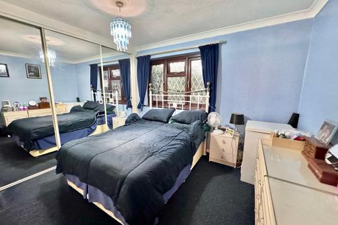 8 Capel Park, Kirby Cross, Frinton-on-sea, CO13 0UA