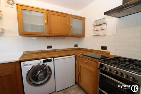 1 bedroom flat to rent, Foxgrove, London, N14