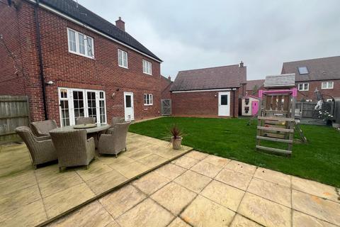 4 bedroom detached house for sale, Kielder Street, Desborough, Kettering