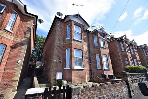 3 bedroom semi-detached house to rent, St. Johns Wood Road, Ryde, PO33 1HP