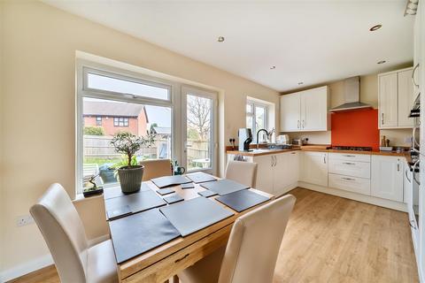 3 bedroom house for sale, Belvedere Gardens, Crowborough