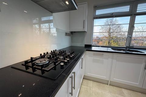 2 bedroom flat to rent, Ruskin Court, Winchmore Hill, N21