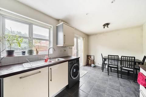 20 Glendevon Close, Manchester, M22 8FB