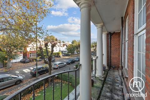 3 bedroom apartment for sale, West Heath Court, Golders Green NW11