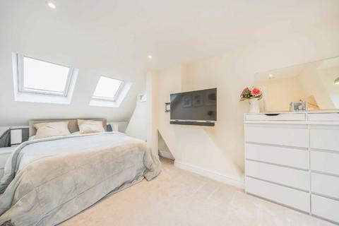 3 bedroom maisonette for sale, Kimber Road, London SW18