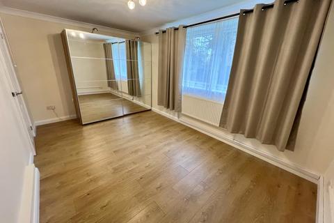 2 bedroom apartment to rent, Cunworth Court,  Bracknell,  RG12