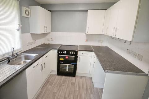 2 bedroom ground floor flat to rent, Coronation Avenue, East Tilbury, RM18