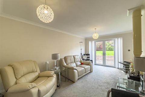 3 bedroom detached bungalow for sale, Milestone Close, Hockley SS5