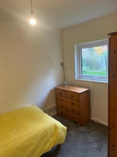 1 bedroom in a house share to rent, Curran Close, Uxbridge UB8