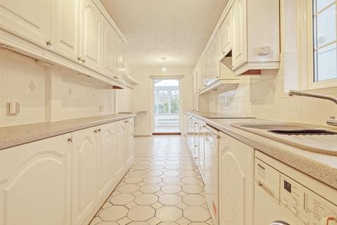 142 Beehive Lane, Chelmsford, CM2 9SH