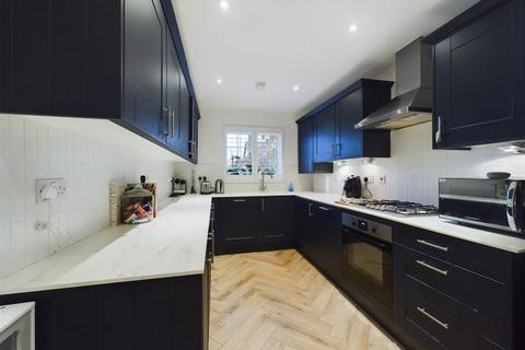 4 bedroom semi-detached house for sale, St. Pauls Mews, Three Bridges RH10