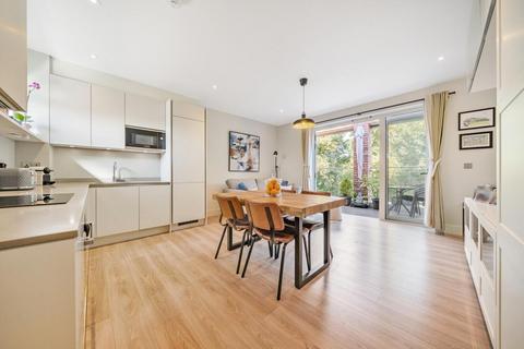 2 bedroom flat for sale, Quicks Road, Wimbledon