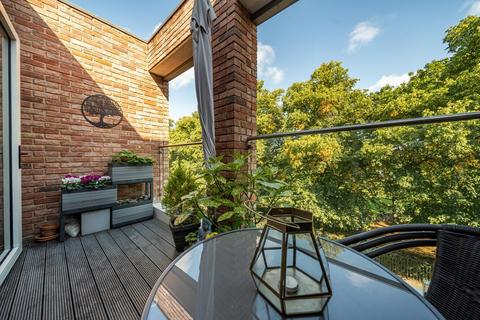 2 bedroom flat for sale, Quicks Road, Wimbledon, London, SW19