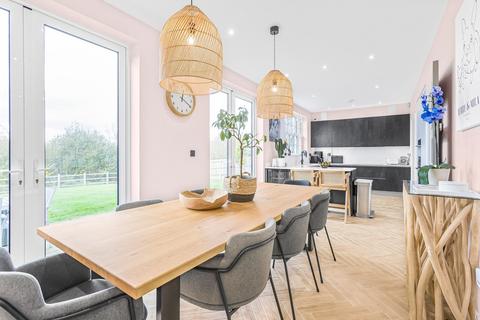 3, Lake View Hyde Lane, Frogmore, St Albans, AL2 2FA