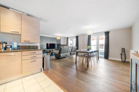 2 bedroom flat for sale, Stane Grove, SW4