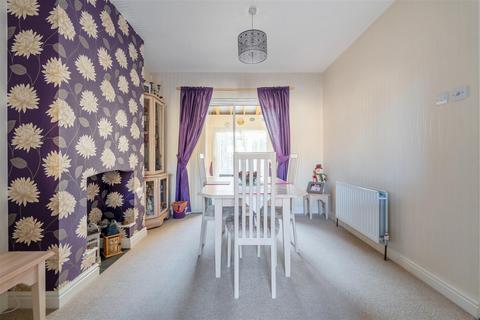 4 bedroom semi-detached house for sale, Broadlands Avenue, Keynsham, Bristol