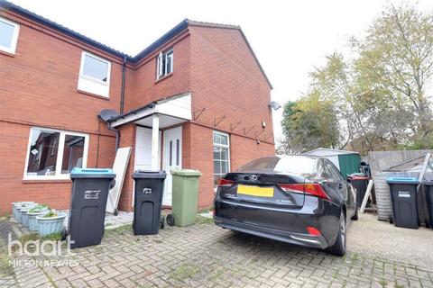 3 bedroom semi-detached house to rent, Lamport Court, Great Holm