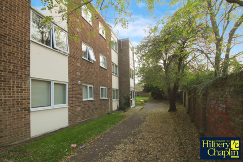 2 bedroom apartment for sale, Chaplaincy Gardens, Hornchurch, RM11