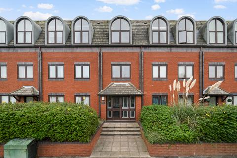 1 bedroom flat for sale, Brook Court, Brentford TW8