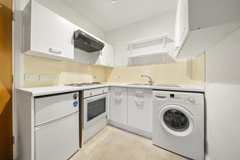 1 bedroom flat for sale, Brook Court, Brentford TW8