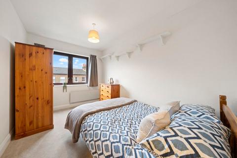 1 bedroom flat for sale, Brook Road South, Brentford TW8