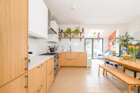 3 bedroom terraced house for sale, Lyndale Road, St George