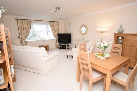 2 bedroom ground floor flat for sale, 170 Tankerton Road, Tankerton, Whitstable