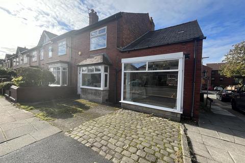 Property to rent, Mesnes Road, Wigan WN1