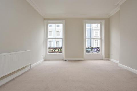 2 bedroom flat to rent, Robertson Street, Hastings TN34