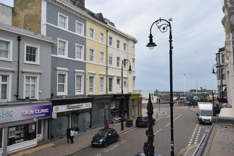 2 bedroom flat to rent, Robertson Street, Hastings TN34