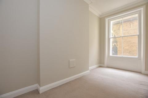 2 bedroom flat to rent, Robertson Street, Hastings TN34