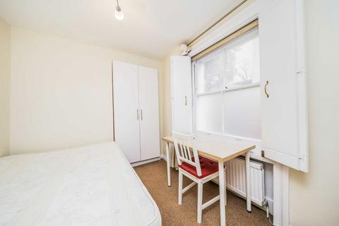 2 bedroom flat to rent, St. Stephens Gardens, London W2