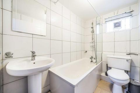 2 bedroom flat to rent, St. Stephens Gardens, London W2