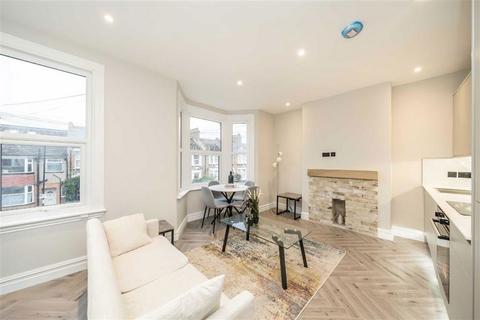 2 bedroom flat for sale, Farley Road, London SE6