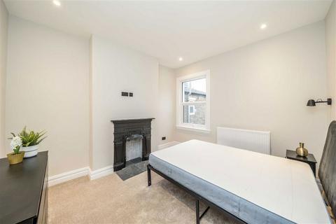 2 bedroom flat for sale, Farley Road, London SE6