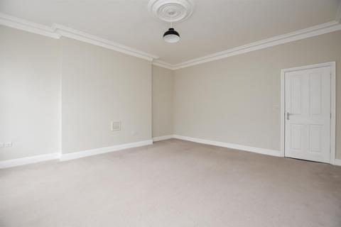 2 bedroom flat to rent, Robertson Street, Hastings TN34