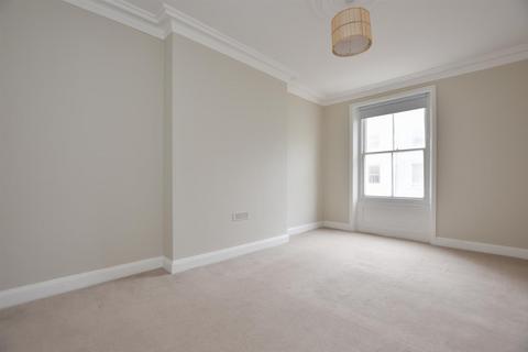 2 bedroom flat to rent, Robertson Street, Hastings TN34