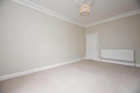 2 bedroom flat to rent, Robertson Street, Hastings TN34