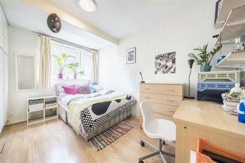 4 bedroom flat for sale, Manor Estate, London SE16