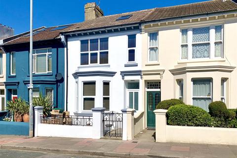 4 bedroom terraced house to rent, Queens Park Road, Brighton BN2