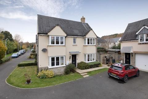 3 bedroom semi-detached house for sale, Larkin Close, Bovey Tracey, TQ13