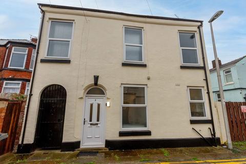 3 bedroom detached house to rent, Byron Street, Blackpool FY4