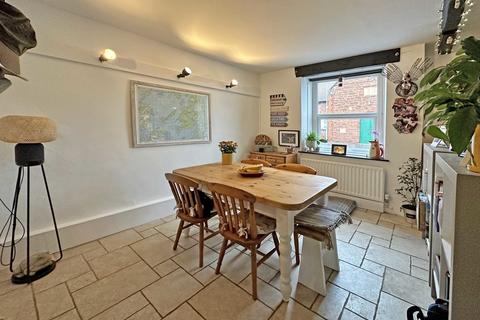 3 bedroom end of terrace house for sale, Main Road, Exminster